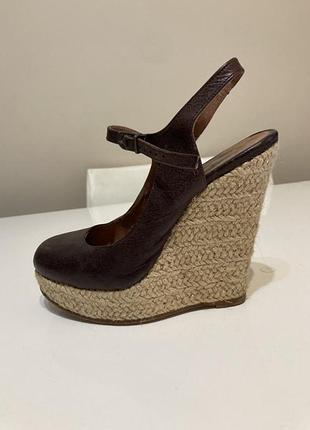 Іспанські шкіряні босоніжки на танкетке. schuh”