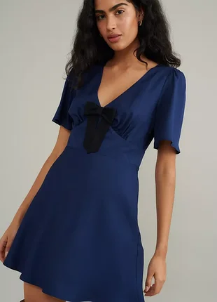 Елегантна синя сукня міні з бантом nobody’s child faith mini dress розмір 40