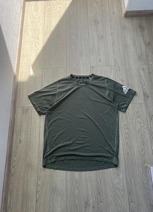 Футболка adidas