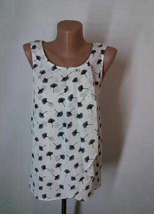 Красивая блуза белая в цветочный принт от m&co