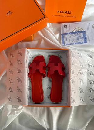 Жіночі шльопанці hermes chypre, бренд hermes, стильні шльопанці hermes, модне взуття hermes chypre, комфортні шльопанці hermes для