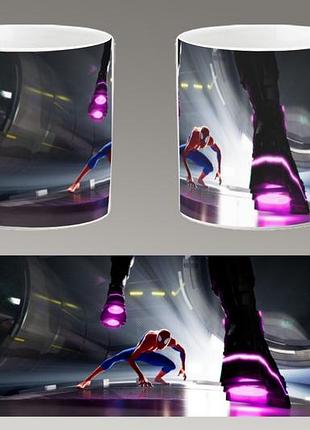 Чашка біла керамічна "людина-павук: через всесвіти" spider-man abc