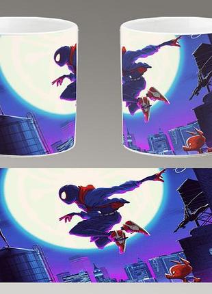 Чашка біла керамічна "людина-павук: через всесвіти" spider-man ost