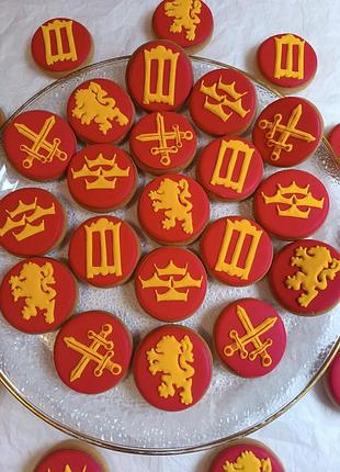 Пряники компліменти в стилі хроніки нарнії, лев шафа і чаклунка