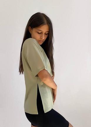 Футболка вільного крою airy з розрізами "light olive" m