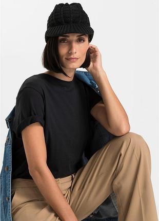 Шапка жіноча чорна з козирком bonprix collection