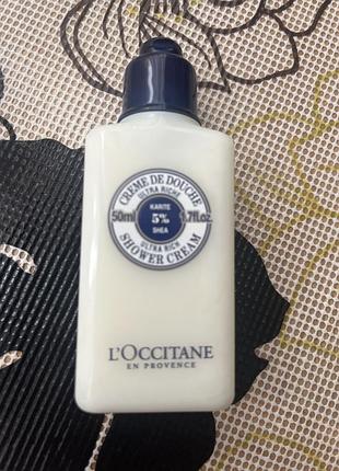 L'occitane ultra rich shower cream об'ємом 50 мл, призначений для живлення та зволоження шкіри під час душу.