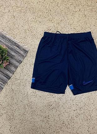 Nike mini swoosh sportswear shorts шорти чоловічі спортивні найк з нових коллекцій оригінал