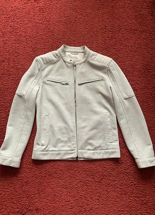 Качественная трикотажная летняя мужская куртка zara в идеальном состоянии.