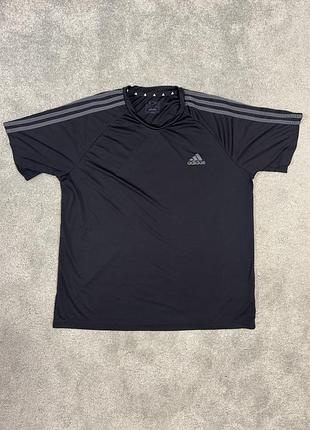 Футболка спортивна чоловіча adidas