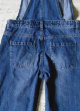Модный джинсовый полукомбинезон kiabi c потёртостями4 фото