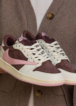 Жіночі кросівки nike air jordan 1 x travis scott low og wmns pink oxford