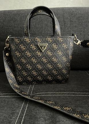 Сумочка guess