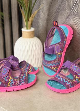 Босоніжки дитячі для дівчинки skechers 27.5 та 28.5 розмір
