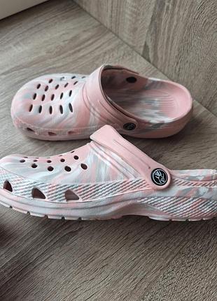 Сабо (клоги) crocs hot tuna р.38