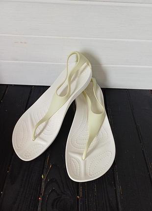Жіночі сандалі крокси crocs sexi flip з витонченим т-подібним ремінцем w7 розмір 37