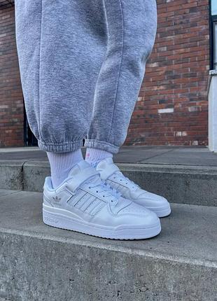 Женские кроссовки adidas forum low white