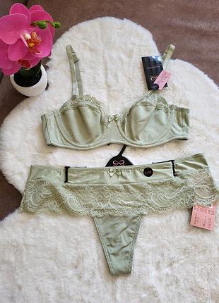 Комплект 85с, 80е від hunkemoller
