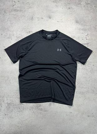 Черная спортивная футболка under armour оригинал размер м