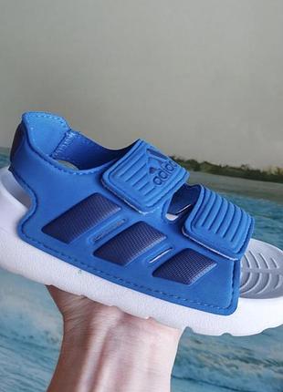 Босоніжки adidas,26р