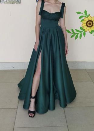 Випускна сукня