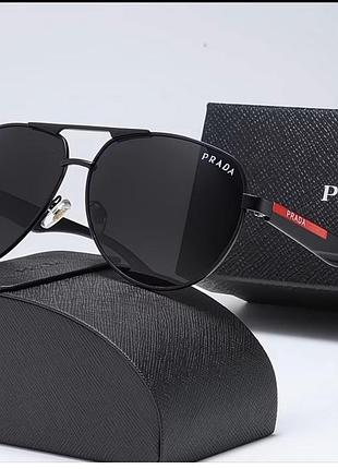 Сонцезахисні окуляри prada