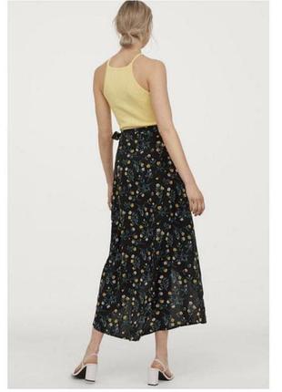 Натуральна, спідниця, міді, на запах, чорна, в квіти,