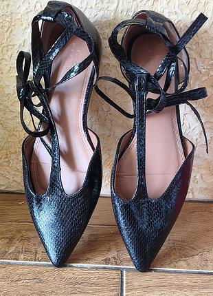 Босоніжки -туфлі  *asos*
