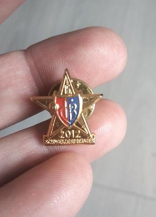 Колекційний значок фк базель — чемпіон швейцарії 2012 (fc basel meisterpin)