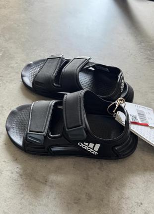 Босоніжки сандалі adidas