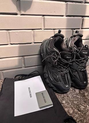 Balenciaga track 6