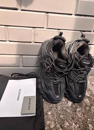 Balenciaga track 8