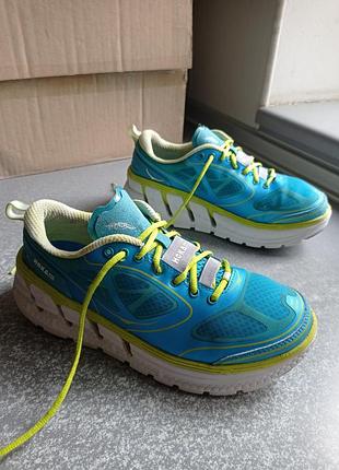 Кросівки hoka one one conquest