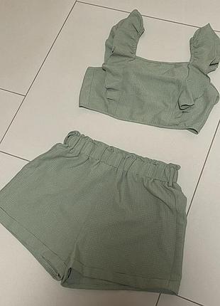 Жіночий оливковий літній костюм