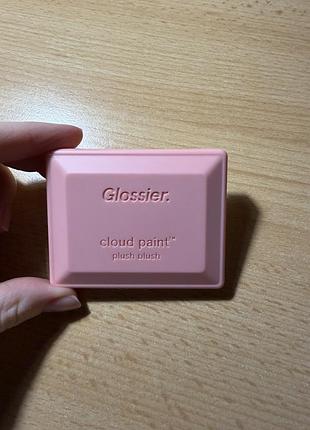 Румʼяна glossier