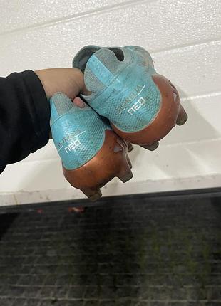 Продам бутси 2 пари