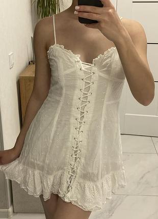 Ніжна сукня urban outfitters