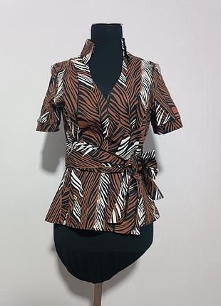 Блузка с запахом karen millen uk 10/us6/eur38 принт " сафари " и завязки на талии.