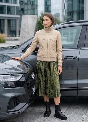 Кожаная куртка молочного цвета из кожи bershka