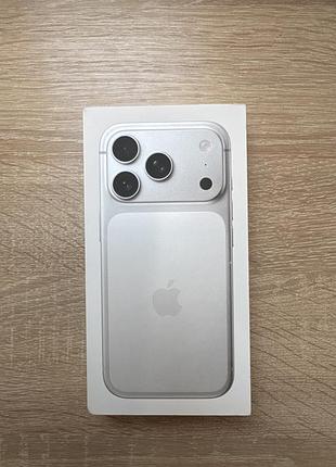 Коробка iphone 17 pro