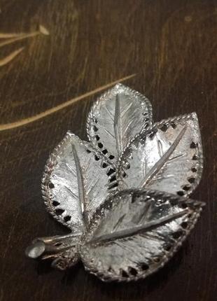 Брошь металл крупная  серебристая ветка листья5 фото