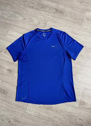 Оригінальна тренувальна футболка nike