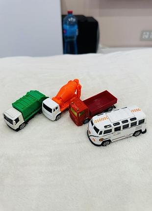 Набір машинок 8