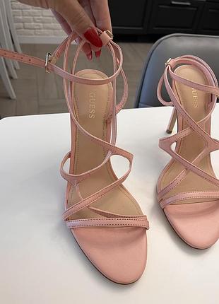 Шкіряні босоніжки guess 37-37,5