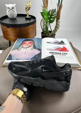 Nike air huarache all black
