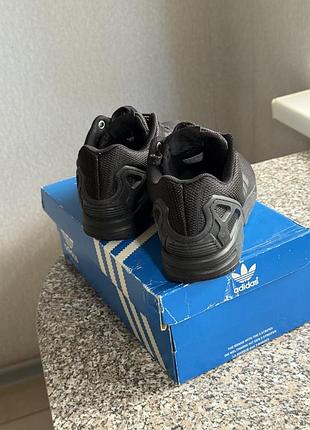 Продаю зручні кросівки від adidas zx flux