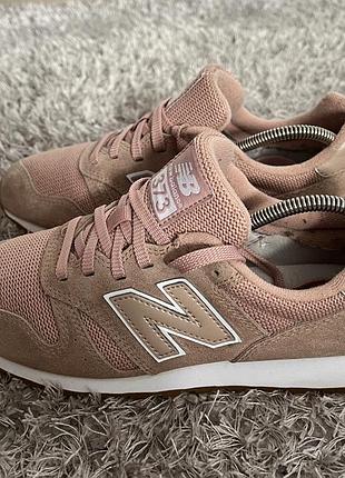 Жіночі кросівки new balance 373