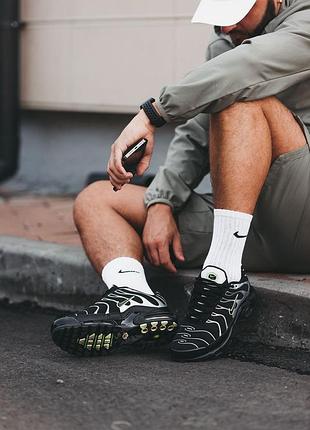 Air max plus black green strike 5