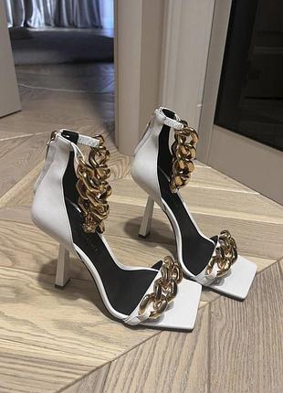 Босоніжки versace розмір 37