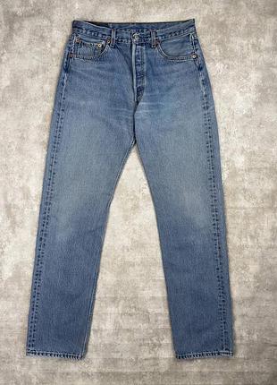 Винтажные мужские джинсы 90-х levi's 501 из светлого денима размер w33 l34 прямые на пуговицах